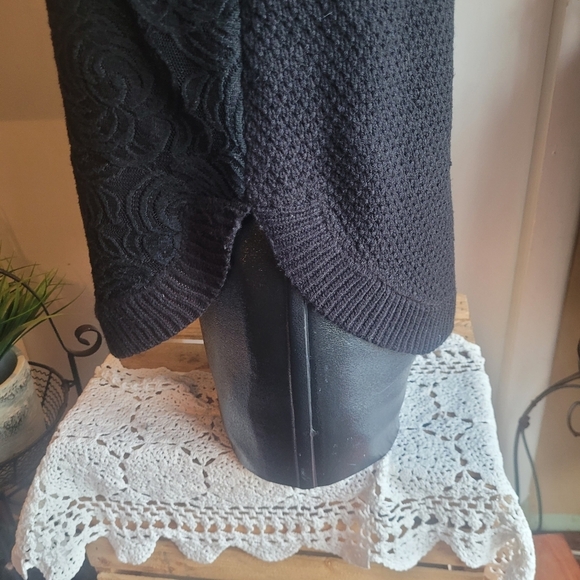 Cloud Chaser Black Knit with Lace Detail Sweater L - Picture 8 of 8